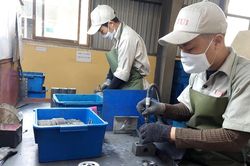 Doanh nghiệp thu nghìn tỷ nhờ bán hàng cho Honda, Piaggio, cổ phiếu không ai muốn bán