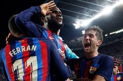 Đòn kết liễu phút bù giờ giúp Barcelona thắng kịch tính Real Madrid ở Siêu kinh điển