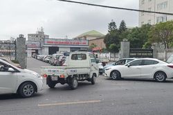 Xe ô-tô đến kiểm định quá nhiều tại Trung tâm đăng kiểm 17-01D Thái Bình