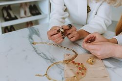 Tặng quà cưới em chồng một cây vàng vẫn bị chê ít