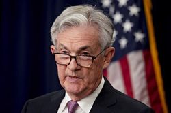 Ông Powell đối mặt lựa chọn khó khăn nhất trong nhiều năm