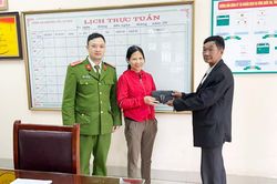 Ông Đặng Đình Bính trả lại nhiều tài sản nhặt được cho người đánh rơi