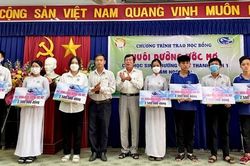 Đồng Tháp: Trao 250 triệu đồng học bổng 'Nuôi dưỡng ước mơ' cho học sinh hoàn cảnh khó khăn