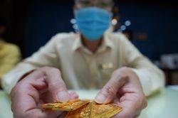 Giá vàng miếng SJC mất nửa triệu đồng/lượng