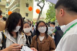 Tỉnh táo trước thông tin tư vấn tuyển sinh 'độc hại'