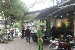 Xử lý quán cà phê lấn chiếm vỉa hè ở khu đô thị đông dân nhất Hà Nội