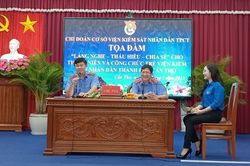 Viện trưởng VKSND TP Cần Thơ tọa đàm với công chức trẻ