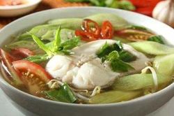 Nấu canh cá chỉ bỏ muối và nước lạnh thôi chưa đủ: Thả thêm thứ này vào món ăn hết mùi tanh thơm ngon