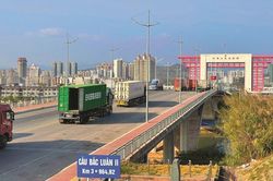 Cửa khẩu quốc tế Móng Cái chính thức là cửa khẩu nhập khẩu lương thực vào Quảng Tây (Trung Quốc)