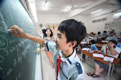 Giáo viên: 'Thà bỏ việc quyết không bỏ dạy thêm'
