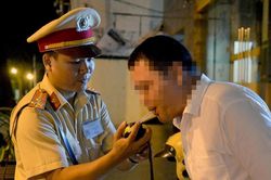 Để người dân không 'lờn luật'