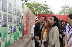 Khai mạc triển lãm 'Dấu ấn 70 năm Điện ảnh cách mạng Việt Nam'