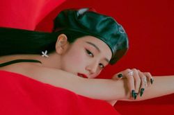 Hết nhận Song Hye Kyo là người Trung, C-net lại chê Jisoo (BLACKPINK) 'ăn cắp' văn hóa