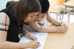 Bà mẹ ở Đà Nẵng chia sẻ cách giúp con không còn viết chữ xấu