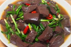 Tiết lợn giúp trẻ lâu, giảm béo, chống cả ung thư nhưng lại 'đại kỵ' với những người sau