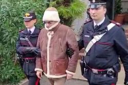 Trùm mafia tàn ác 'một mình lấp đầy nghĩa trang': Ngoạn mục lẩn trốn trong 30 năm, cuối cùng bị tóm gọn chỉ vì 1 chi tiết không ngờ!
