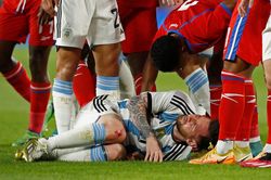 Messi bị cầu thủ Panama vào bóng ác ý