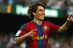 Cựu 'thần đồng' của Barca giải nghệ ở tuổi 32