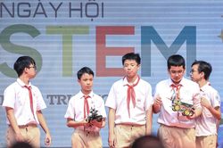 Học sinh làm quen với khoa học từ mô hình giáo dục STEM