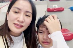 Con trai Khánh Thi - Phan Hiển khóc mếu máo ở trời Tây, biết lý do ai cũng đồng cảm