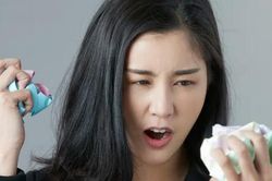 Sân nhà ngập toàn nước bẩn vì gặp phải hàng xóm xấu tính
