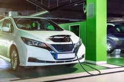 Singapore thúc đẩy phát triển xe điện nhưng gặp khó vì… dân giàu có