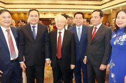 Tổng Bí thư Nguyễn Phú Trọng dự Lễ kỷ niệm 60 năm Ngày Chủ tịch Hồ Chí Minh gặp mặt đội ngũ trí thức