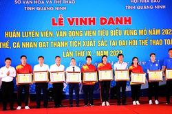Quảng Ninh: Vinh danh 12 VĐV, HLV tiêu biểu vùng Mỏ năm 2022