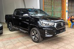 Toyota Hilux cũ có giá bán lại cao hơn Ford Ranger