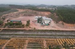Hồ sơ công ty 656 lắp đặt trạm trộn bê tông trái phép trên đất rừng