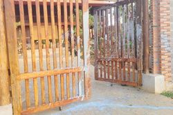 Gia Lai: Một phóng viên bị đe dọa, ném đầu chó vào nhà riêng