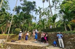 Về xứ Tiên nghe câu chuyện trăm năm