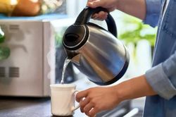 6 mẹo hay giúp loại bỏ cặn bẩn trong ấm siêu tốc hiệu quả