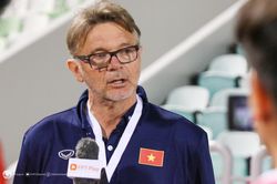 HLV Troussier: Kết quả không nằm ở bảng tỷ số mà là ý tưởng, thái độ chơi bóng