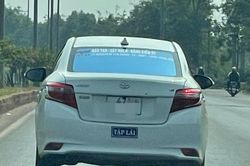 Phát hiện 8 giáo viên dạy lái không ngồi bên cạnh học viên khi ra đường trường