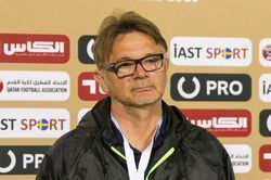 HLV Troussier: Tôi hài lòng dù thua UAE 0-4, kết quả thật sự không ở bảng tỷ số