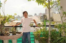 Nam diễn viên 'lên chùa bán nhang' giờ tậu nhà lầu, cuộc sống viên mãn bên vợ và ba con trai