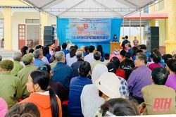 Đông Sơn: Hơn 200 người dân được tư vấn, khám bệnh và cấp phát thuốc miễn phí