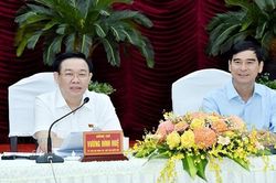 Chủ tịch Quốc hội Vương Đình Huệ làm việc với lãnh đạo chủ chốt tỉnh Bình Thuận