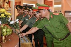 Ý nghĩa chương trình 'Hành quân về nguồn' và 'Rung chuông vàng'