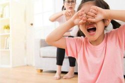 Những hành động vô tình của cha mẹ khiến con tổn thương và khó dạy con tính kỷ luật