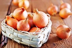 5 nhóm người tuyệt đối không nên ăn hành tây