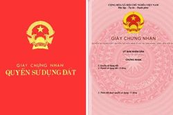 Vợ hay chồng được đứng tên trên sổ hồng nhà đất?