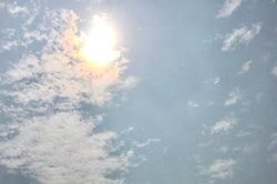 Trung Bộ, Nam Bộ có chỉ số tia cực tím gây hại rất cao, có nơi đạt 10.4
