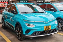 Chi tiết xe taxi điện VinFast VF e34 tại Việt Nam