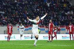 Ronaldo không bỏ lỡ 'mồi ngon'