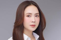 Hồng Diễm trẻ trung, rạng rỡ tuổi 40
