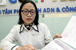 Khóc ròng ở trung tâm xét nghiệm ADN vì không nghe lời mẹ