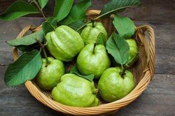 Loại quả nhiều vitamin C gấp 4 lần cam nhưng nhóm người này hạn chế ăn