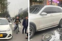 Nhắc nhở vi phạm, bảo vệ khu đô thị bị tông nguy kịch